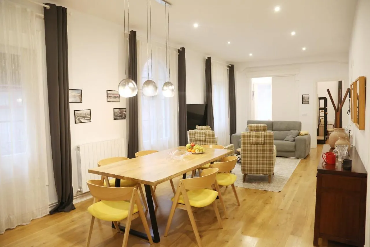 Piso Exclusivo Frente Al Casco Viejo Con Parking Gratis Appartement Bilbao