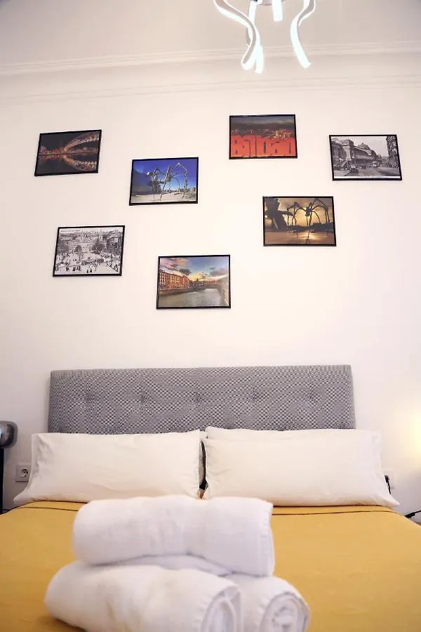 Piso Exclusivo Frente Al Casco Viejo Con Parking Gratis Appartement Bilbao 0*,  Spanje